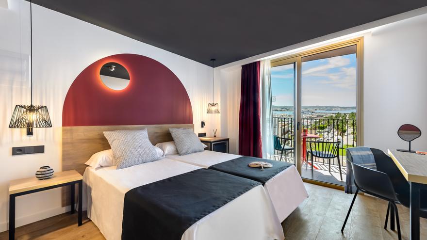 Reabre un hotel de Ibiza tras una reforma integral y pasar de dos a cuatro estrellas