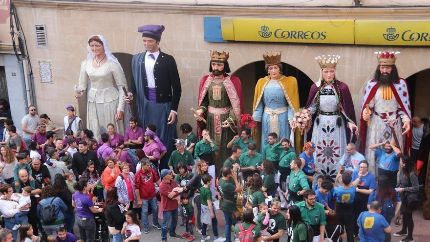 La 3a Trobada Gegantera de Martorell reuneix dotze colles i recupera els Gegants del Diable