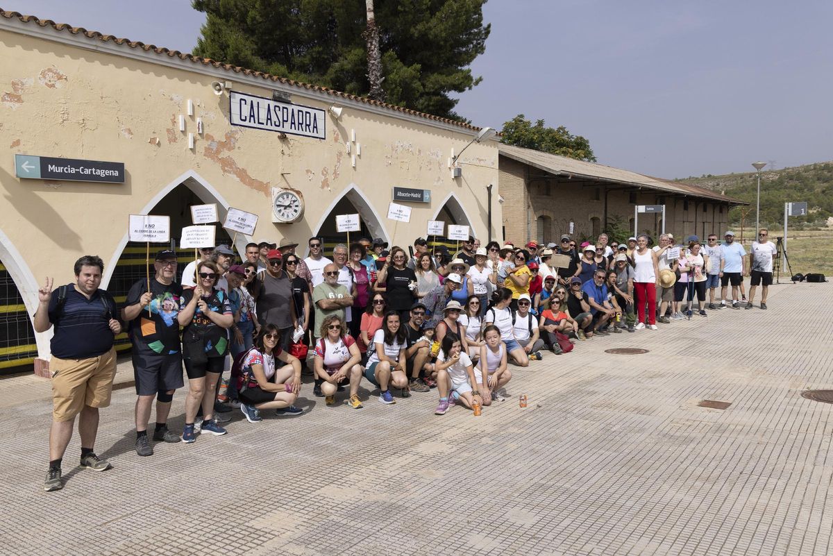 La Asociación Plaza Nueva ha organizado una marcha para la puesta en valor de la Estación de Tren de Calasparra