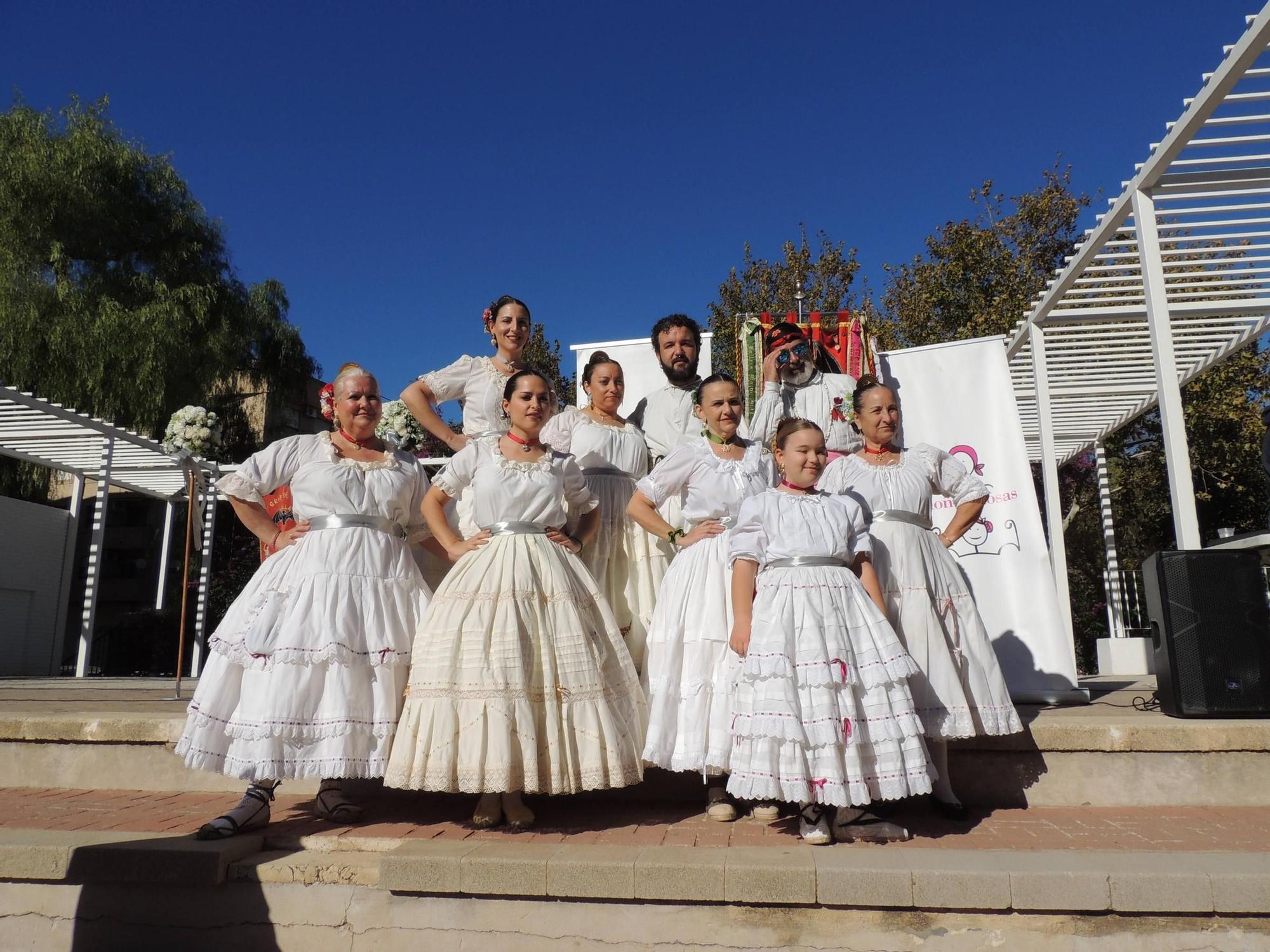 Así fue la espectacular "dansà" en ropa interior de la falla Mont de Pietat