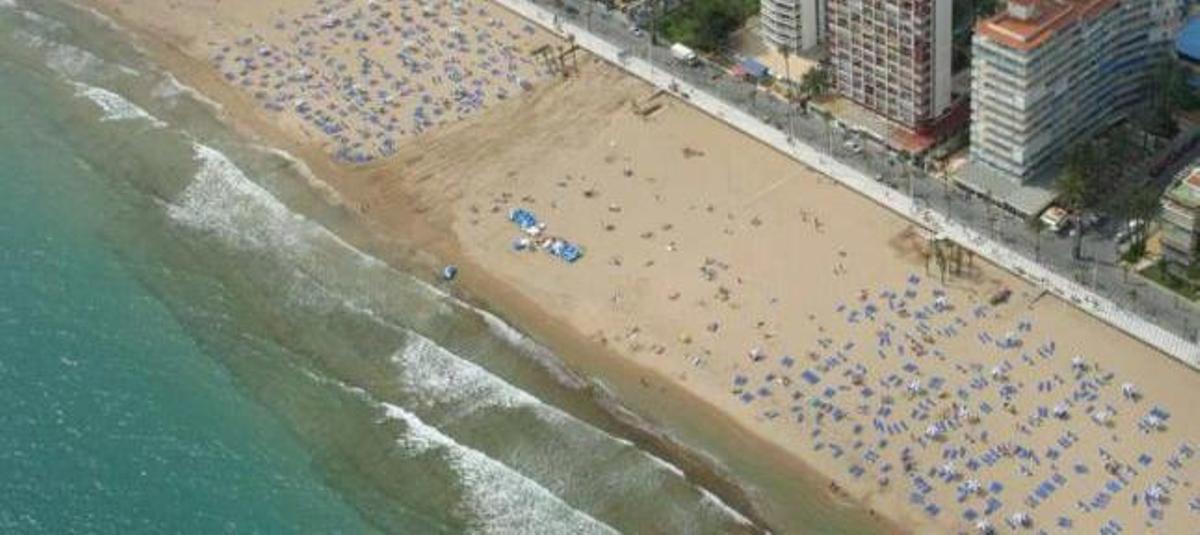 Benidorm desiste de cubrir "el llosar" de Levante con arena