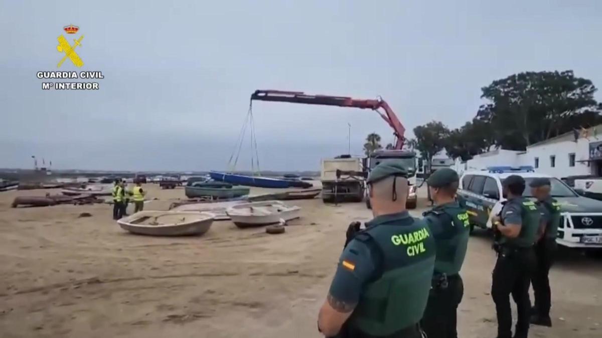 Sólo en agosto, la Guardia Civil ha intervenido 35 narcolanchas en el Golfo de Cádiz y el río Guadalquivir