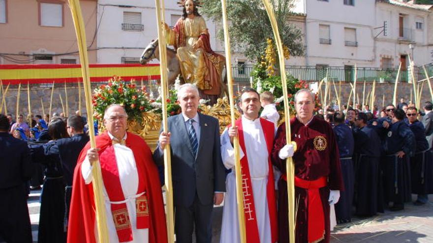 Abarán se echa a la calle para vivir la jornada de palmas