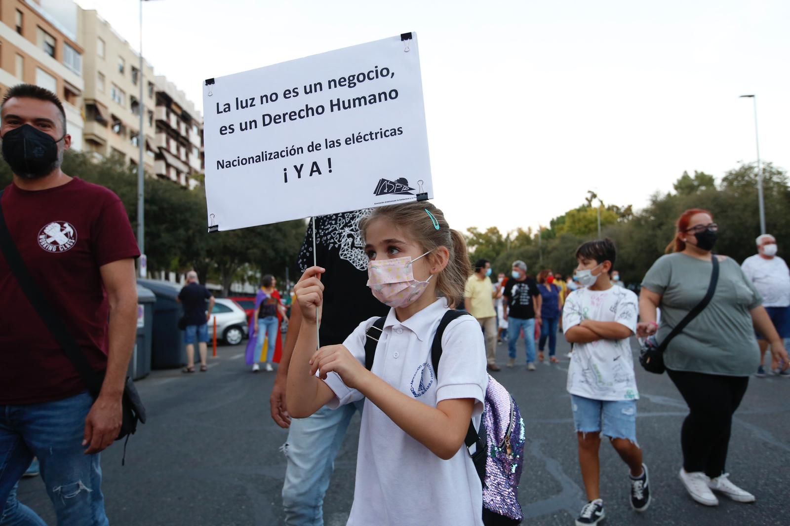 Manifestación contra el abuso de las eléctricas.