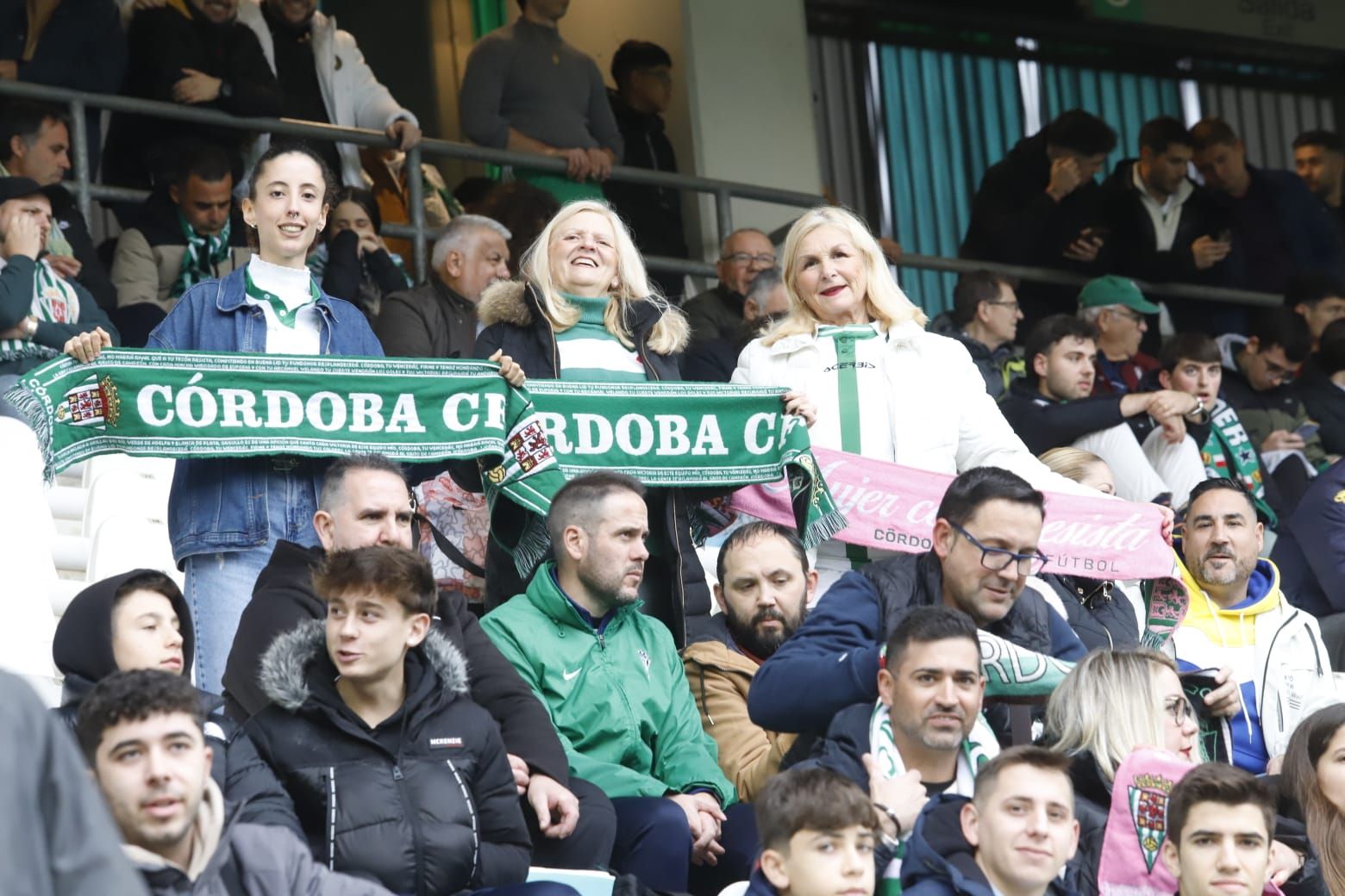 Córdoba CF-Racing de Santander | Las imágenes de la afición blanquiverde en El Arcángel
