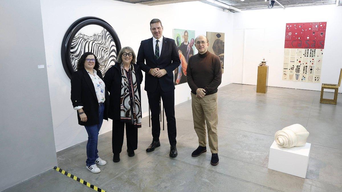 Fabiola Barreiro, Asunta Rodríguez, José López Campos y Anxo M. Lorenzo, en Trinta, galería de arte situada en Santiago que cumple 40 años.