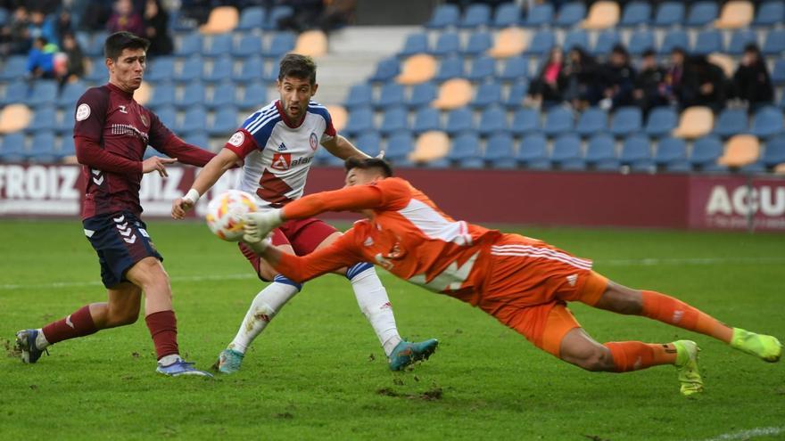 El Pontevedra se desmorona en los minutos finales y empata ante el Rayo Majadahonda (1-1)