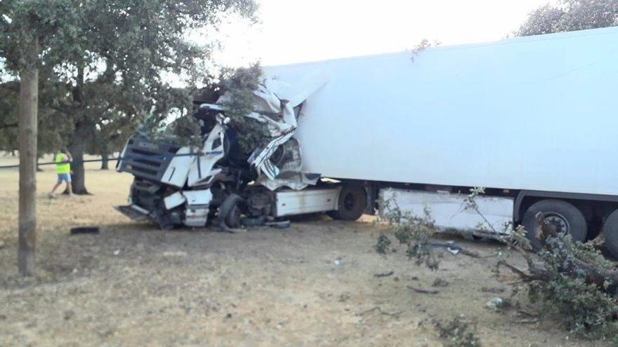 Herido muy grave un camionero en un accidente de tráfico cerca de Pozoblanco