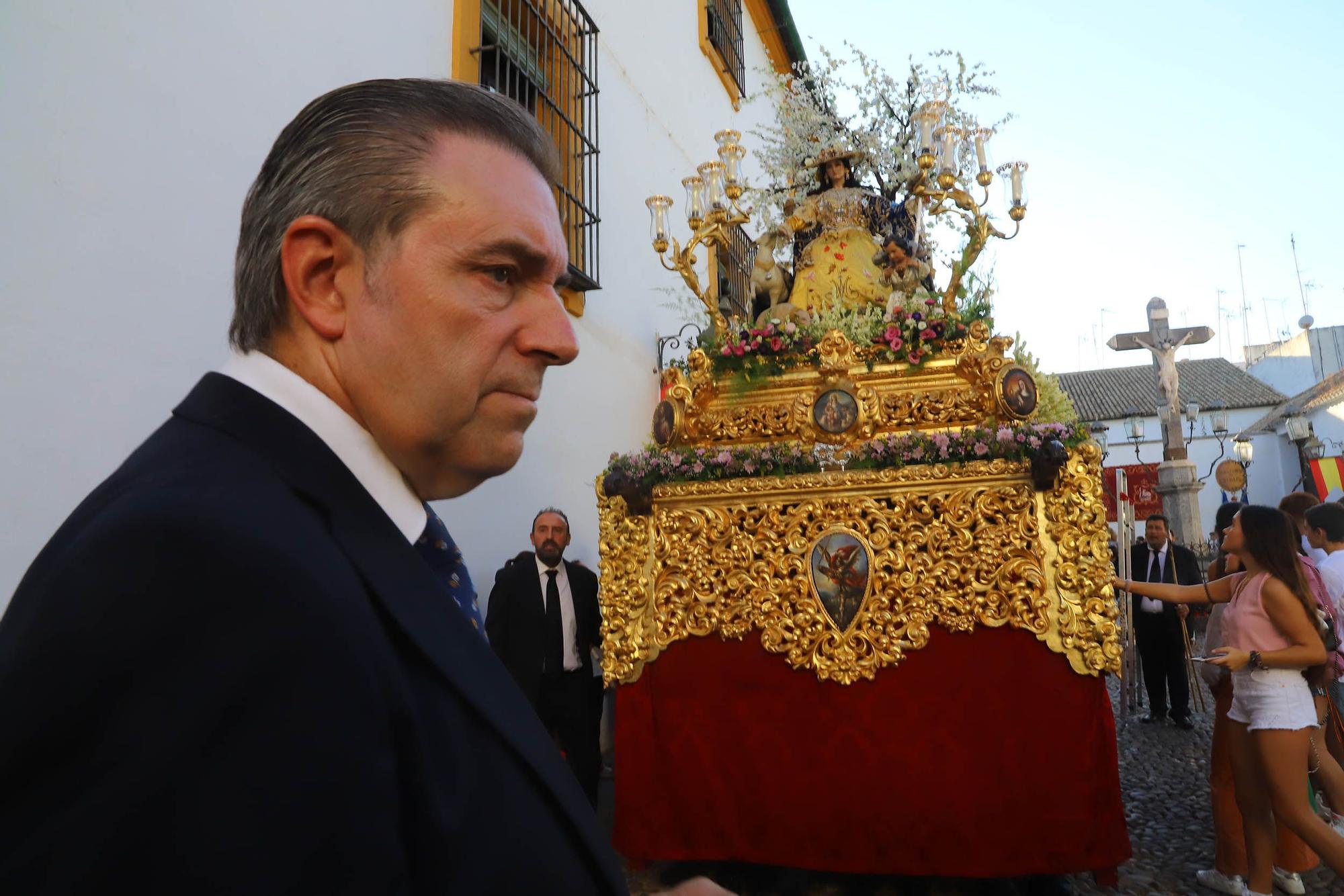 Triunfal procesión de la Pastora de Capuchinos