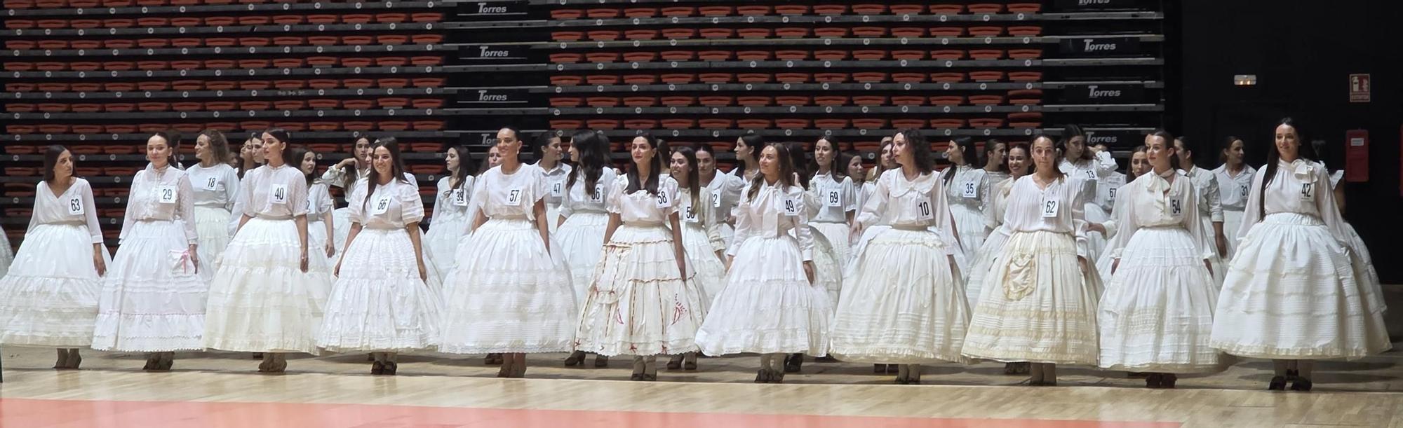 Asi ha sido el ensayo de la elección de candidatas a Falleras Mayores de València 2026