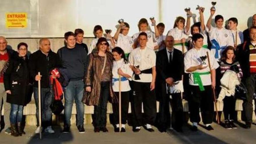 erección Pensionista Frotar Las Cinco Puertas, de Pontevedra, se lleva el premio gastronómico 'Galo de  Curral 2015' - Faro de Vigo