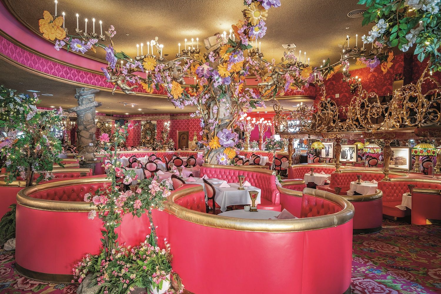 Restaurante asador del Madonna Inn.