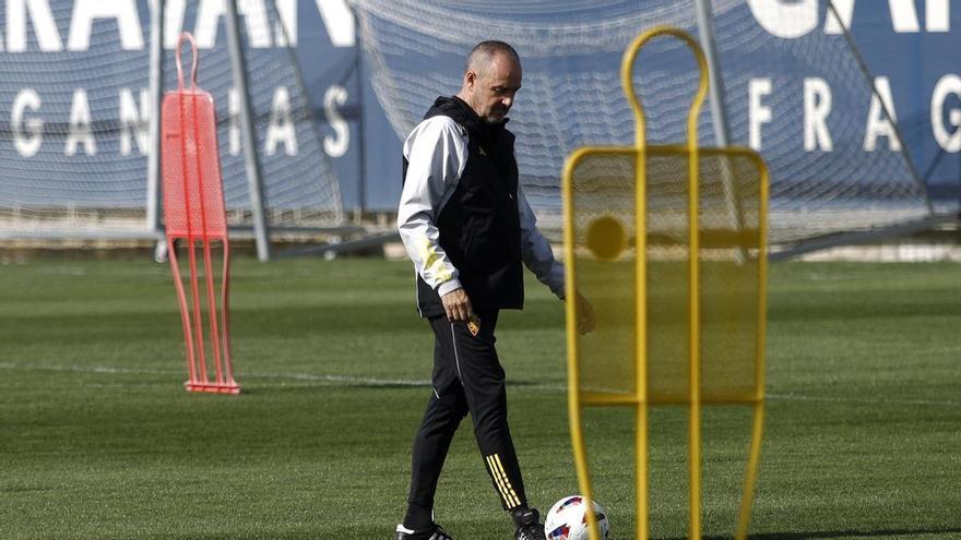 El entrenamiento del Real Zaragoza: un partidillo de los suplentes del domingo con el juvenil