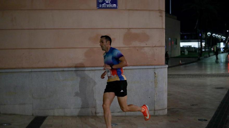 Las mejores imágenes de la VIII Night Run de Carthagineses y Romanos en Cartagena