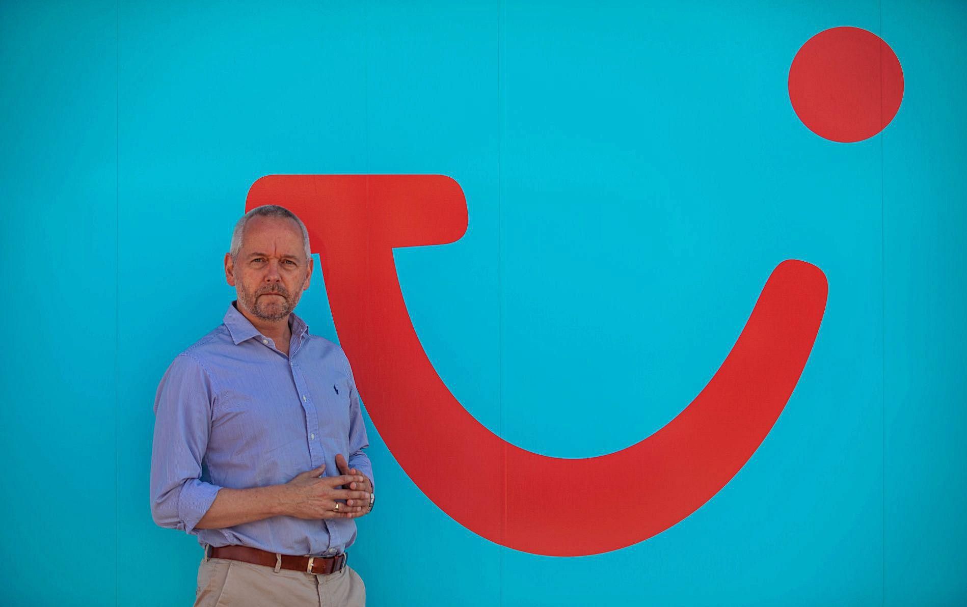 Ian Livesey, director de TUI para Balears, Península, Portugal y Andorra, en la sede de Ultramar Express Transport, de TUI, en Palma. 