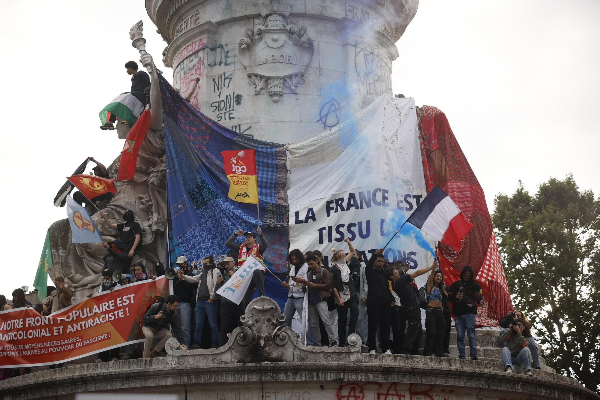 French people react after the legislative elections results