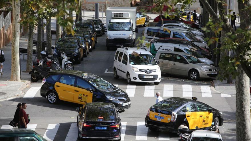Increase the restricted area for traffic around Park Güell