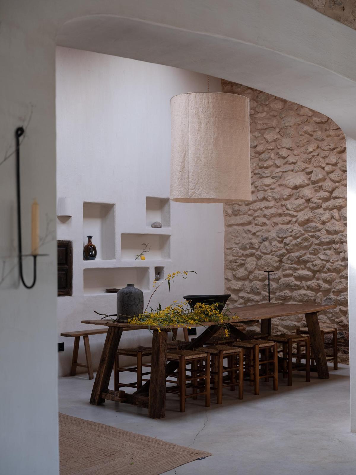 Rincones muy especiales que homenajean la arquitectura ibicenca.