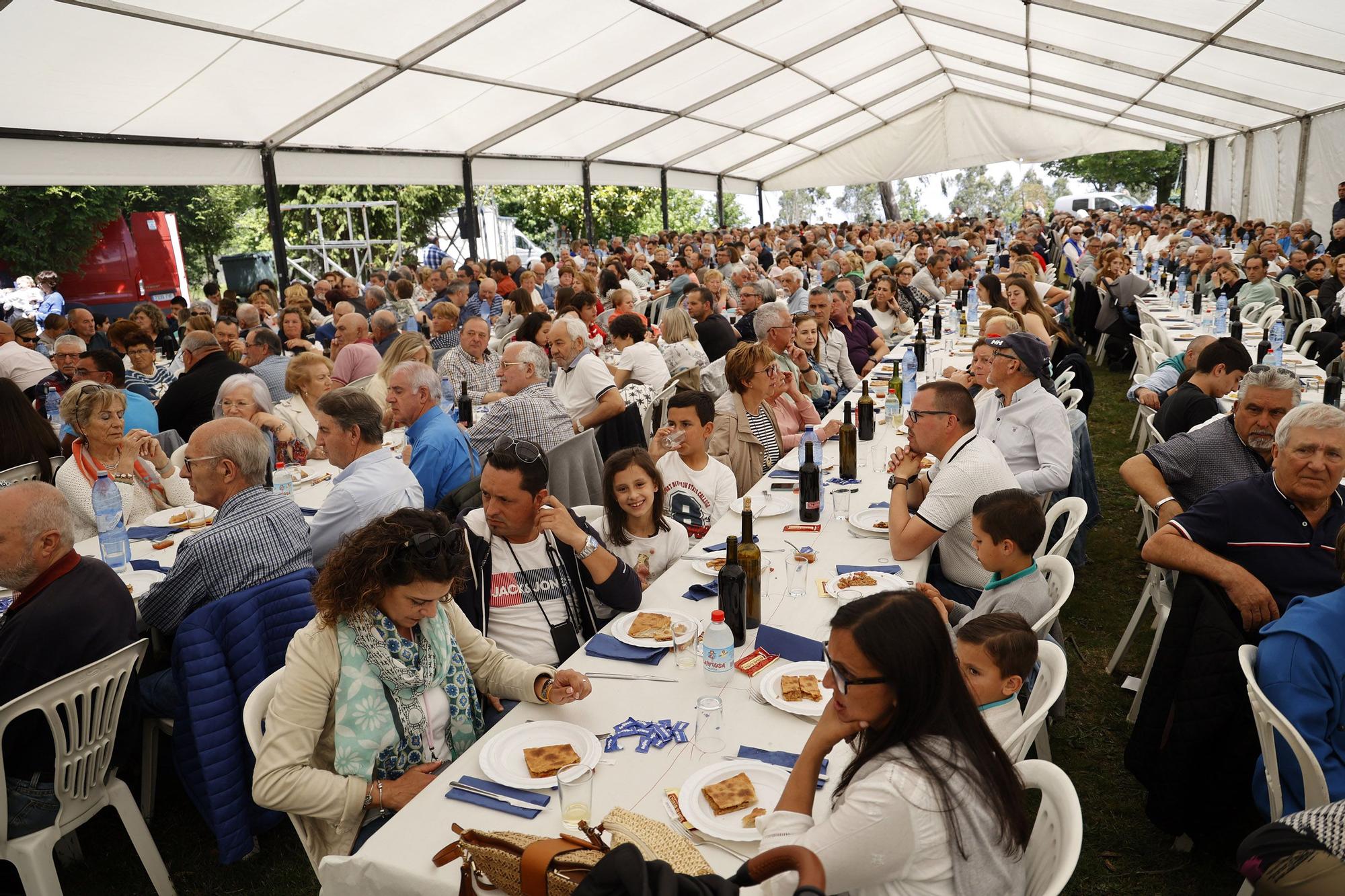 Monte Castrove acoge la tradicional romería organizada por el PP