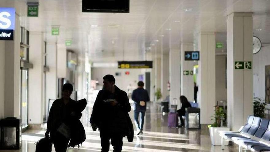 El aeropuerto de Asturias rozará los dos millones de pasajeros al finalizar el año