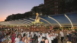 Devoción y folclore en Torrevieja para celebrar la Virgen del Carmen