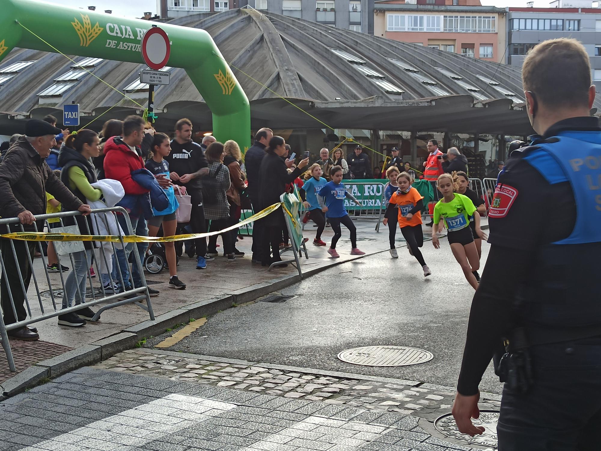 Casi 1.500 participantes disputan la carrera de Fin de Año de Pola de Siero