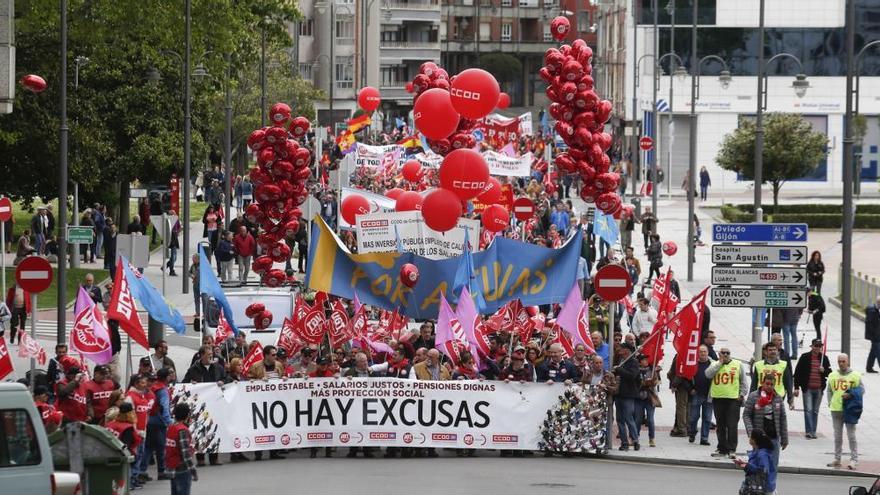 Cabeza de la manifestación de 2017, en Avilés.