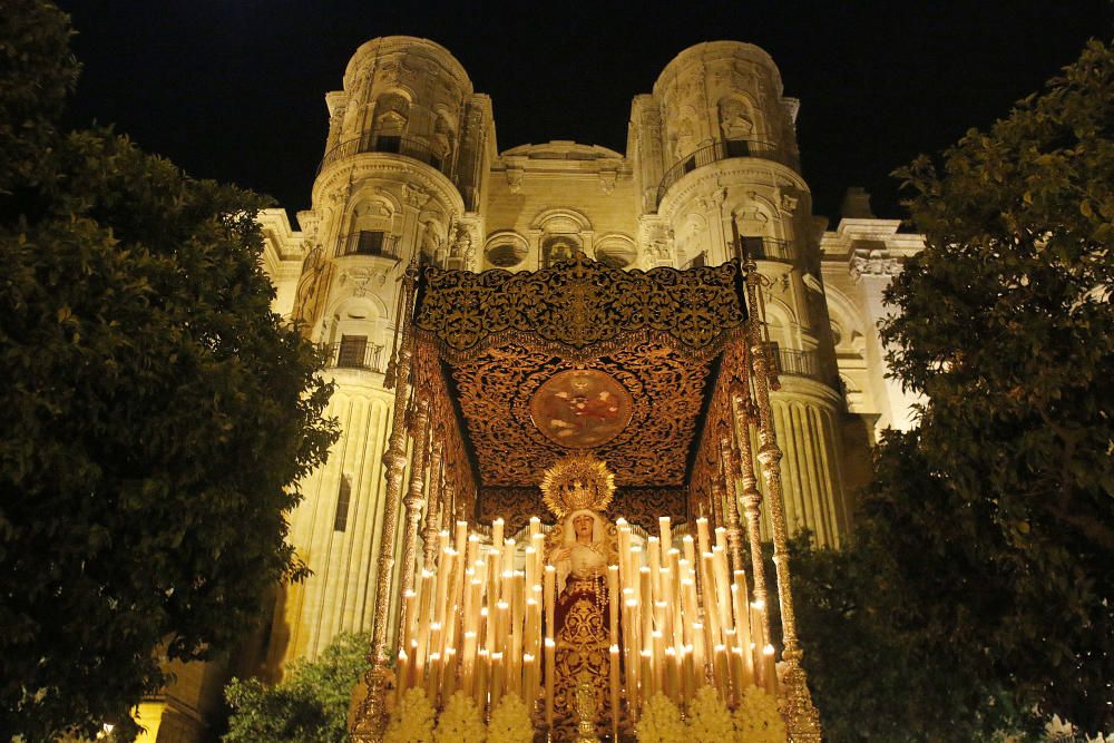 Estación de penitencia en la Catedral