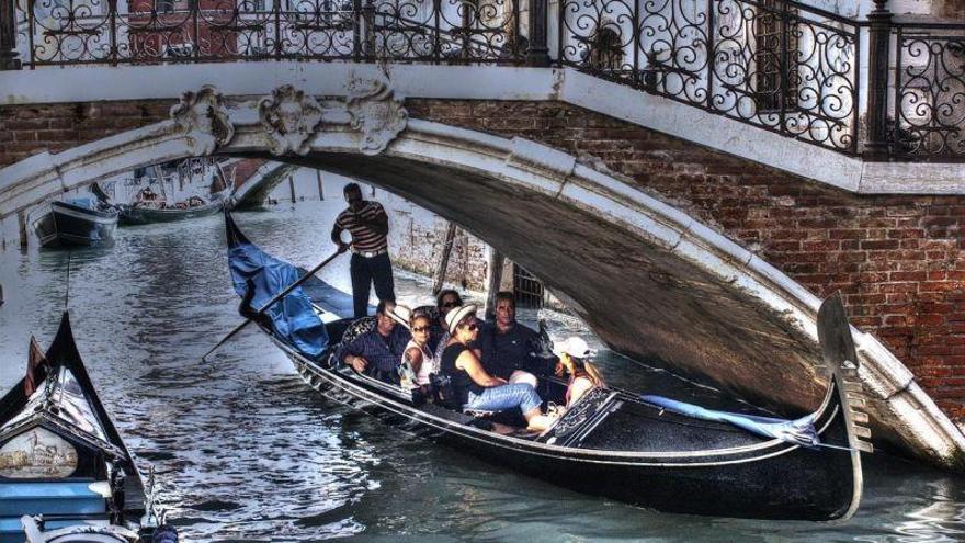 Rígido código de conducta urbana para los turistas en Venecia