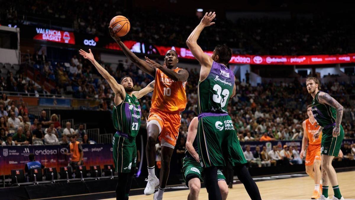 Omari Moore, una pesadilla para la defensa del Unicaja en la semifinal de la Supercopa.