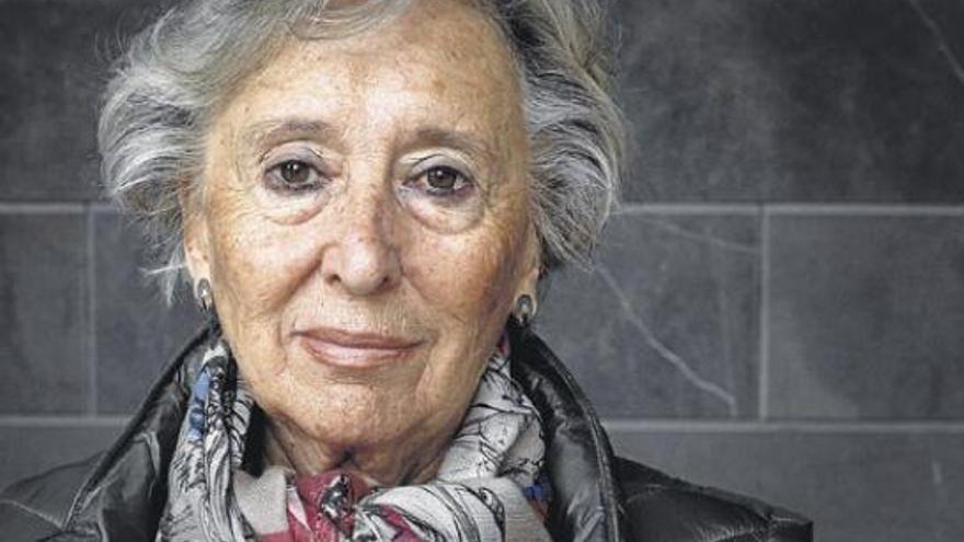 Juana de Grandes: «El cantautorllevó los airesde lucha porlos pueblos»