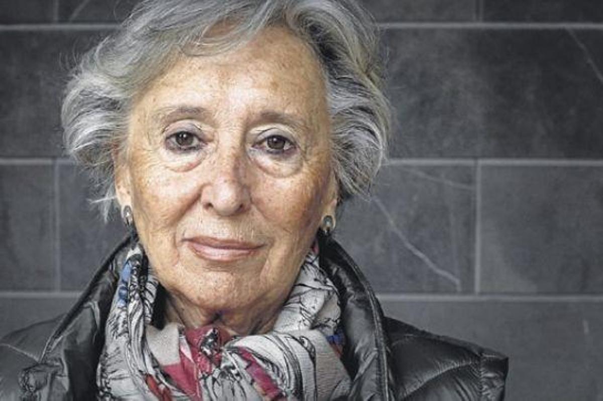 Juana de Grandes: «El cantautorllevó los airesde lucha porlos pueblos»