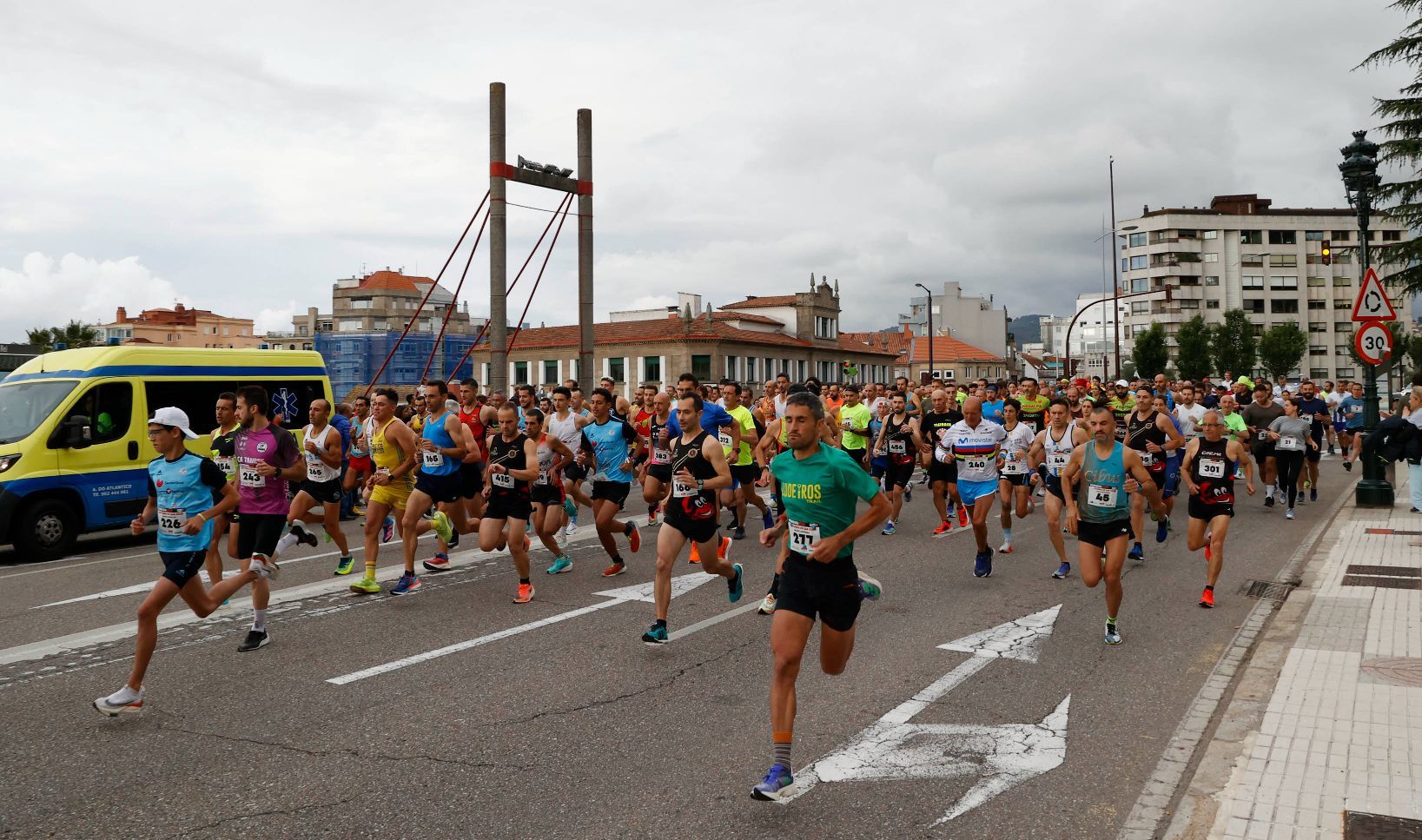 Una carrera con sardina y pan como premios