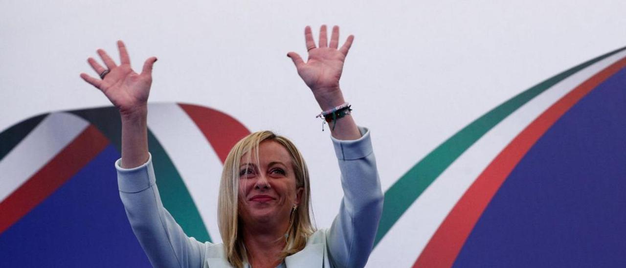 Giorgia Meloni celebra su triunfo electoral en los comicios italianos de este domingo.