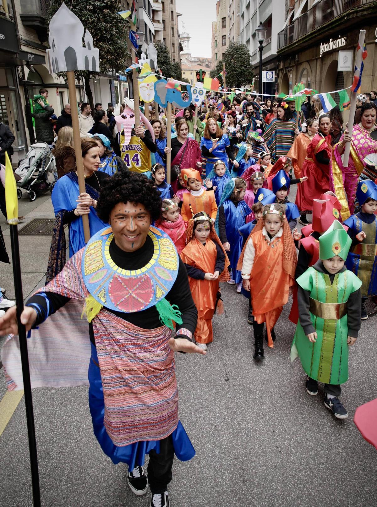 El desfile infantil de Antroxu por las calles de Gijón, en imágenes
