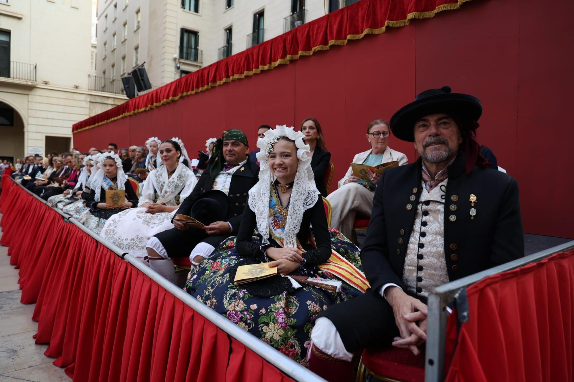 Las Hogueras de Alicante ya tienen proclamadas a la Bellea del Foc y a sus damas de honor