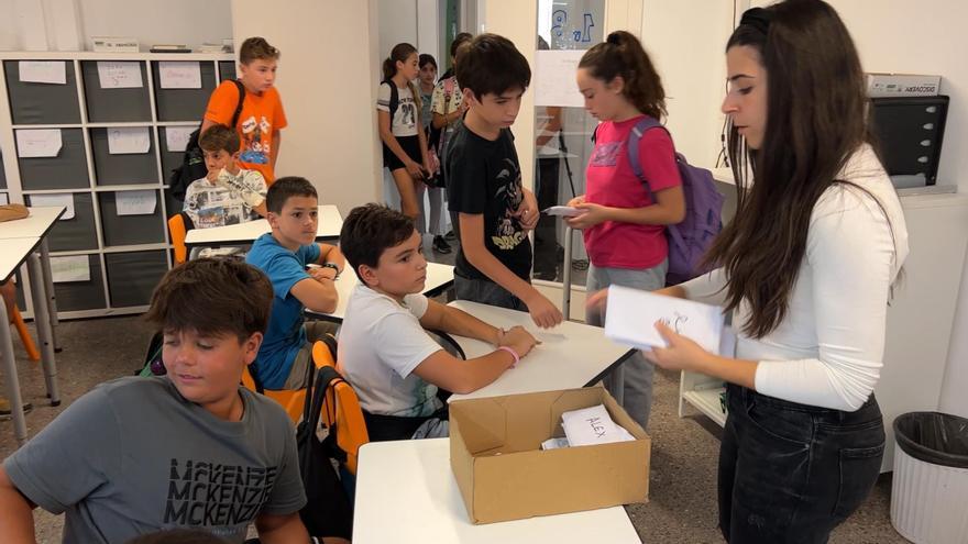 Una escola de Mataró es conjura amb les famílies per ajornar fins als 16 anys l&#039;entrega del primer telèfon intel·ligent