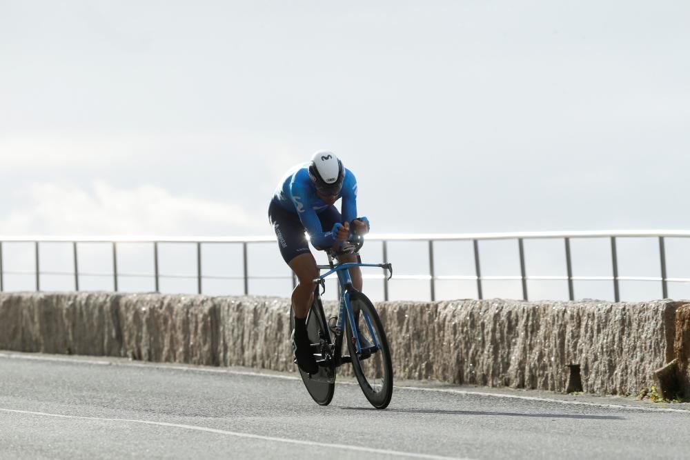 Roglic gana la crono en el Mirador de Ézaro