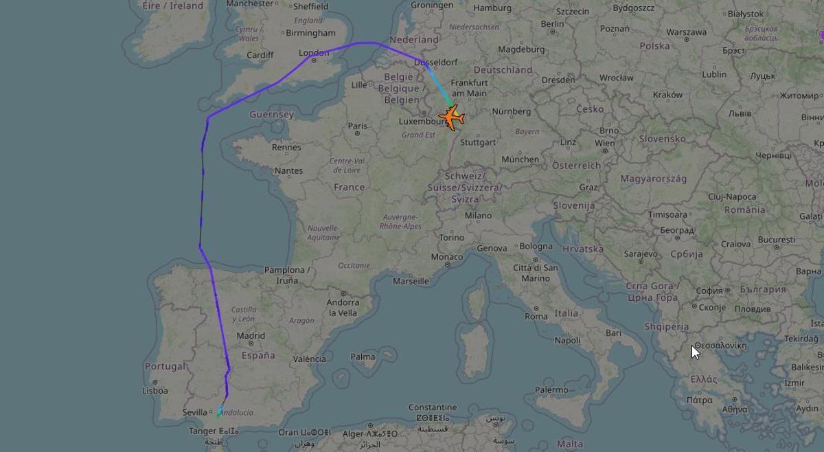 Travesía seguida por el avión cisterna norteamericano 62 3534 entre las bases de Morón y Ramsteim en la pasada madrugada.