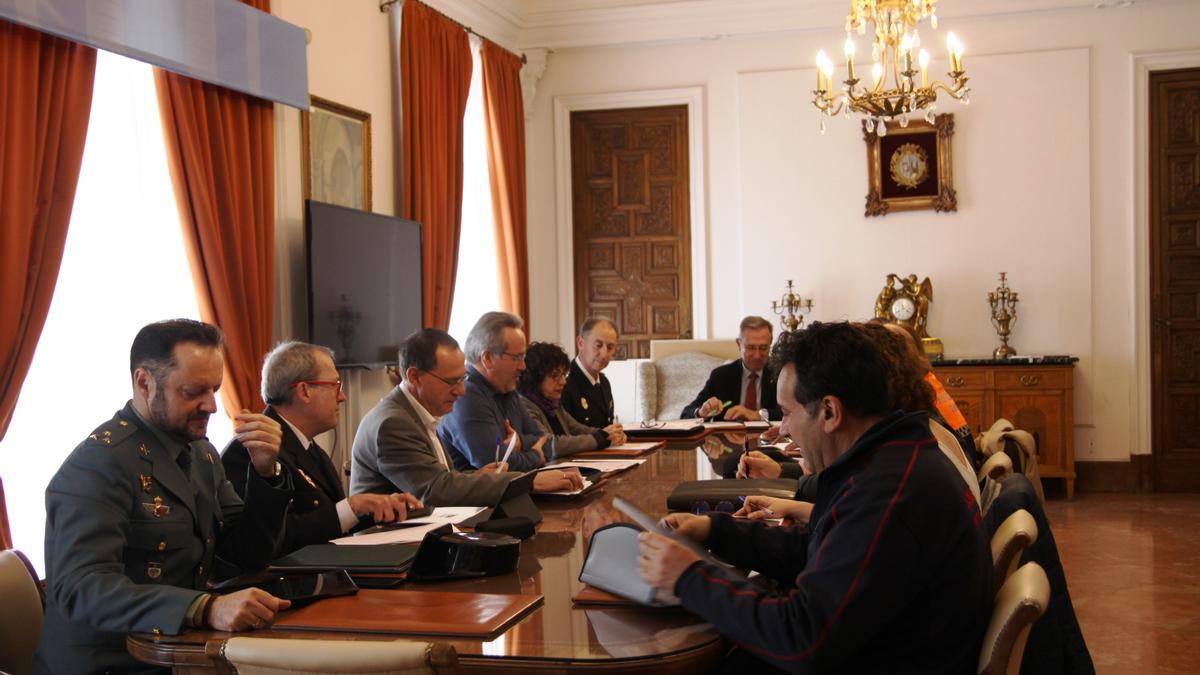Reunión de la Junta de Seguridad Local para la Semana Santa, presidida por el alcalde, Francisco Guarido, y el Subdelegado del Gobierno, Ángel Blanco.