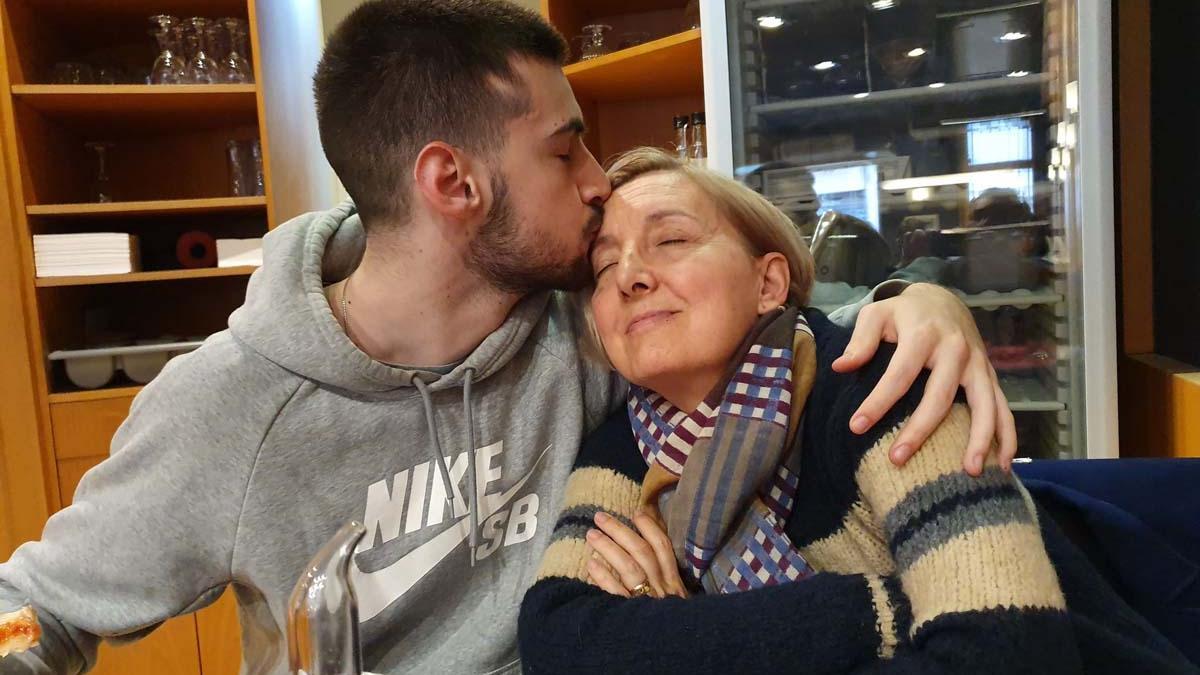 Pilar con su hijo Josep. que falleció arrollado por un coche en Dumbría en 2020.
