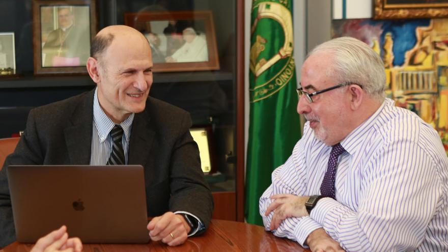 El doctor Izpisua junto a José Luis Mendoza, presidente de la UCAM.