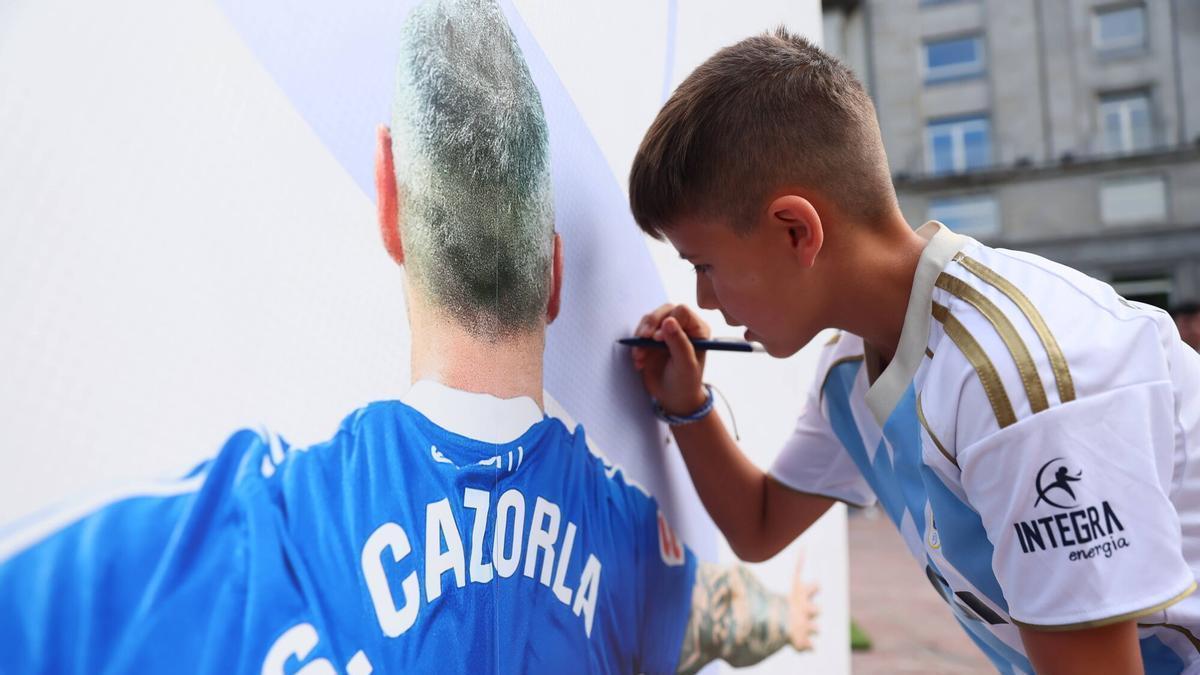 EN IMÁGENES: Oviedo despierta con Cazorla en todos sus rincones