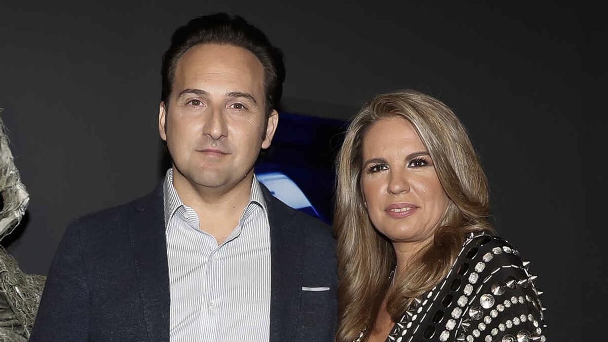 Iker Jiménez respon sense embuts a l’espectador que va dir feixista a la seva dona, Carmen Porter Iker Jiménez respon sense embuts a l’espectador que va dir feixista a la seva dona, Carmen Porter