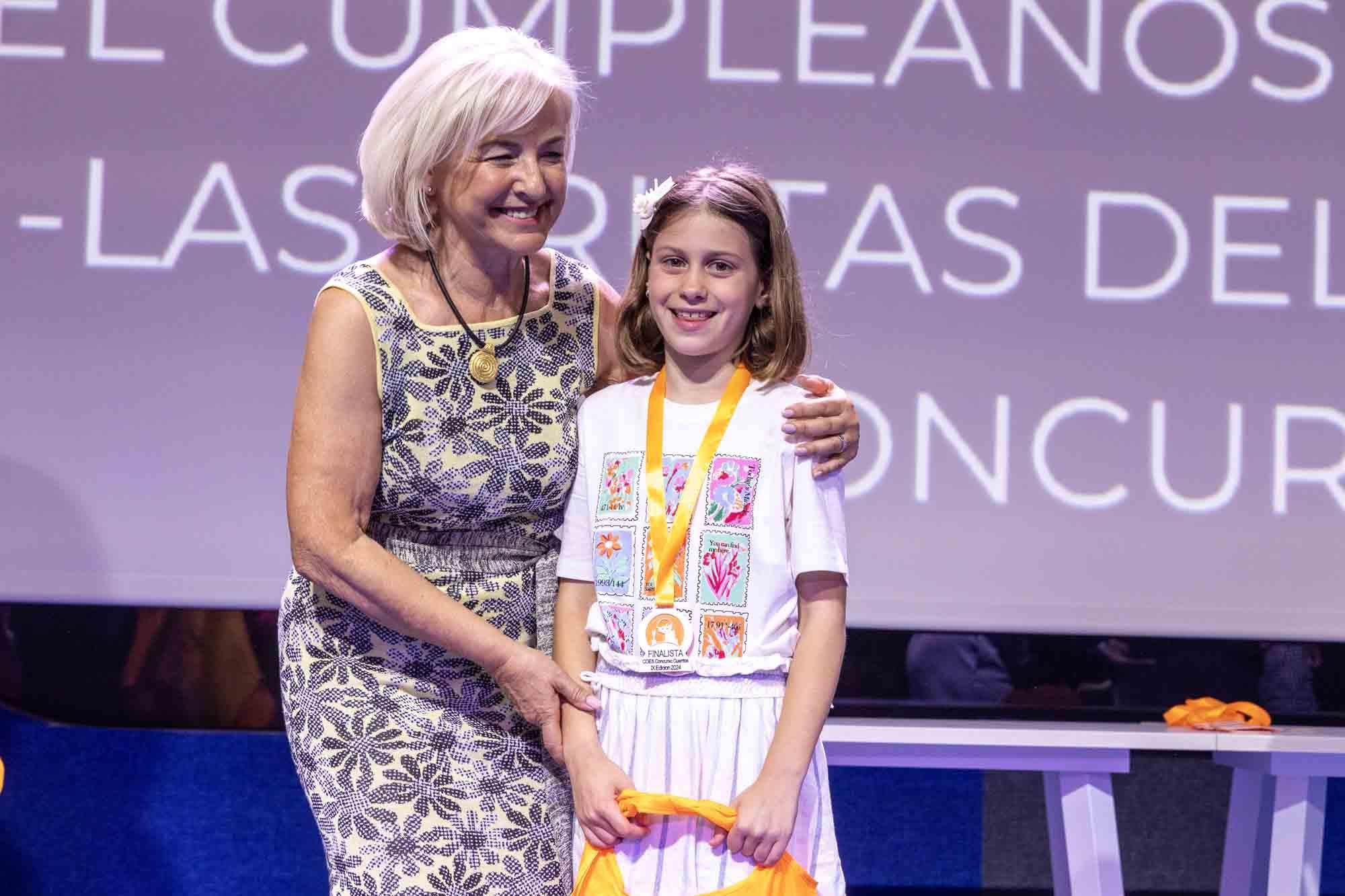 Entrega de premios del concurso infantil de relatos cortos "Cuéntame un cuento para comer" en el Club INFORMACIÓN organizado por COES