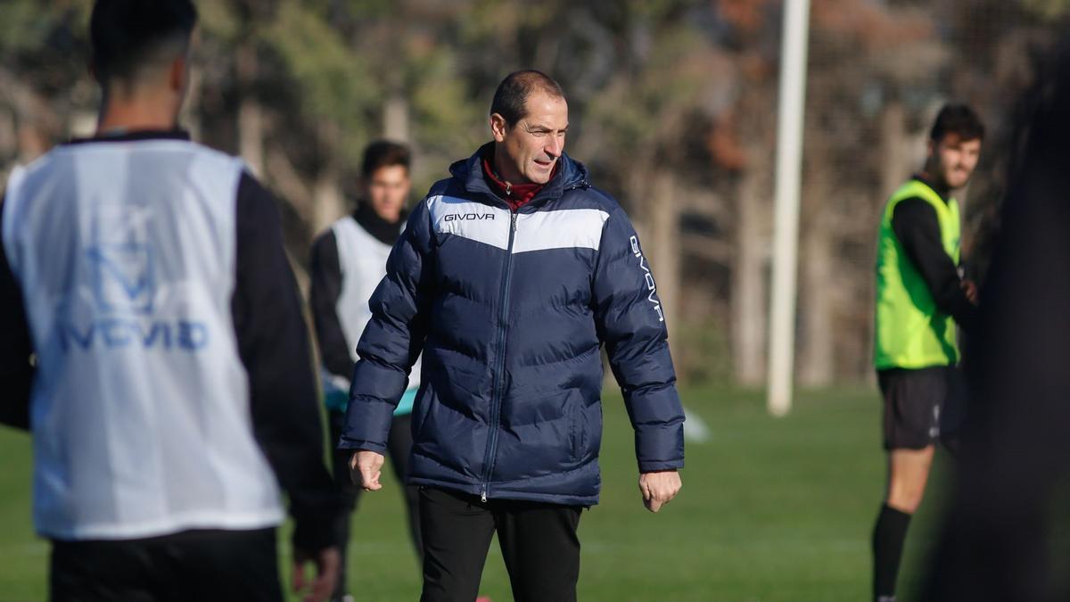 Diego Caro en una sesión de entrenamiento del Córdoba B en la Ciudad Deportiva.