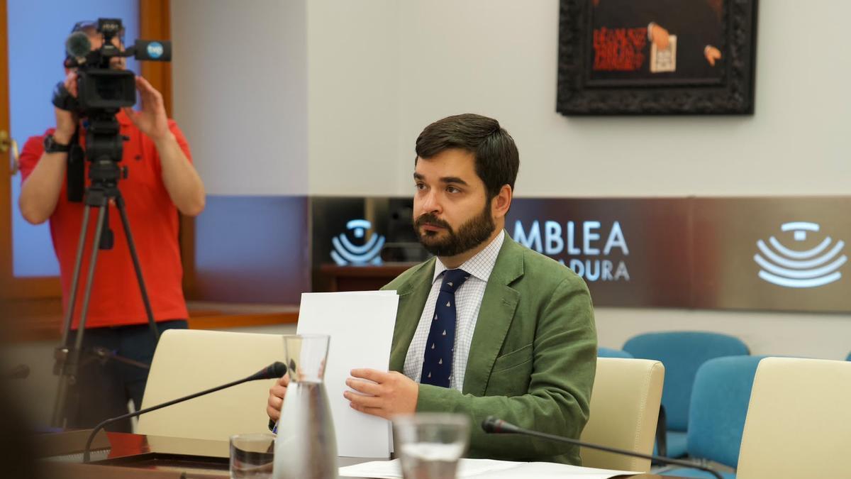El director general de Servicios Sociales, Infancia y Familia de la Junta de Extremadura, Eliseo Fernández.
