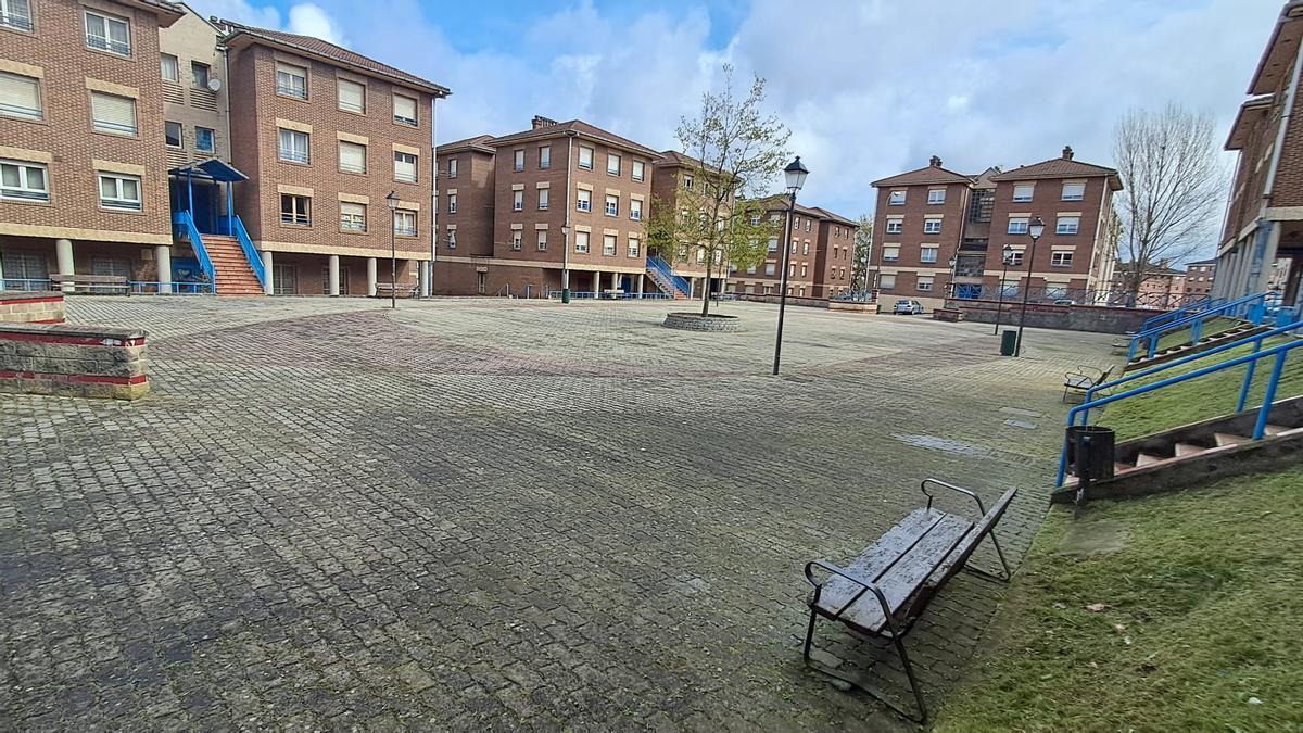 Plaza Montañeros Vetusta en La Corredoria.