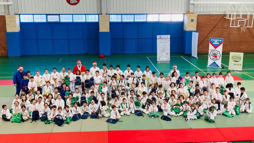 Papá Noel visita al judo zamorano en Morales del Vino