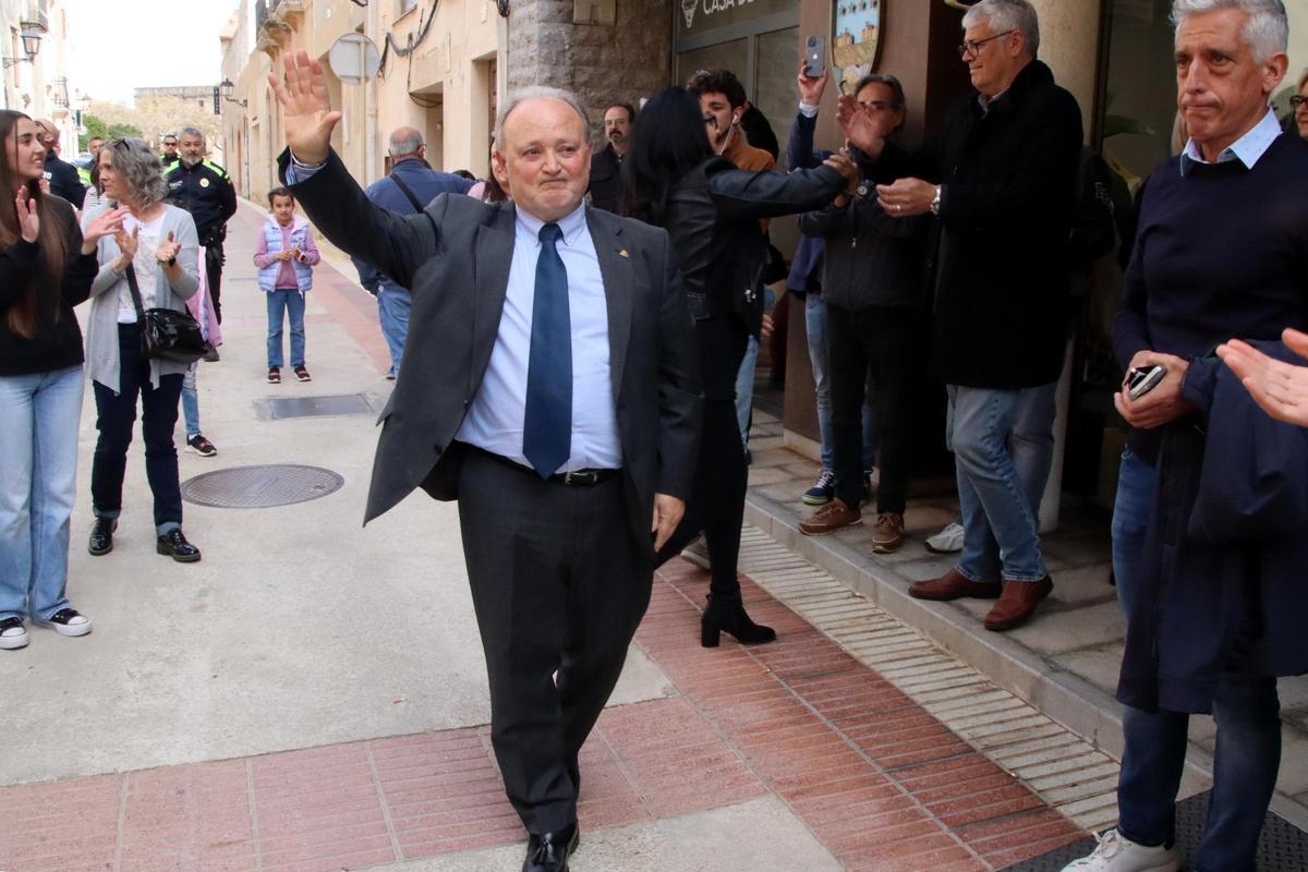 El alcalde saliente de Perafort, Joan Martí Pla (Junts), al salir del pleno, este lunes.